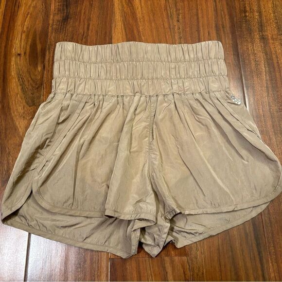 Free People Movement The Way Home Athletic Short tan/beige - Picture 1 of 4